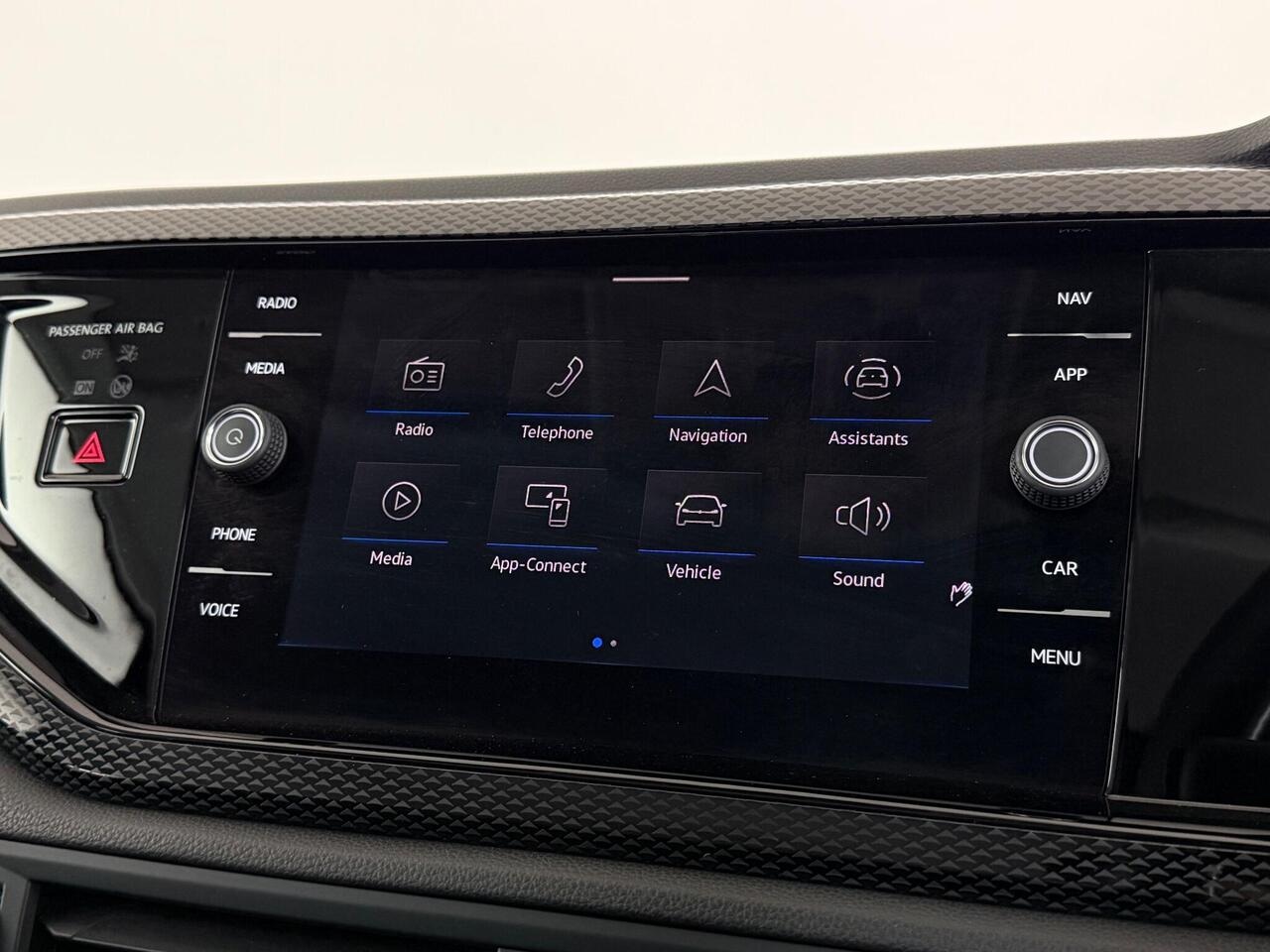 Volkswagen Polo thumbnail Infotainment System