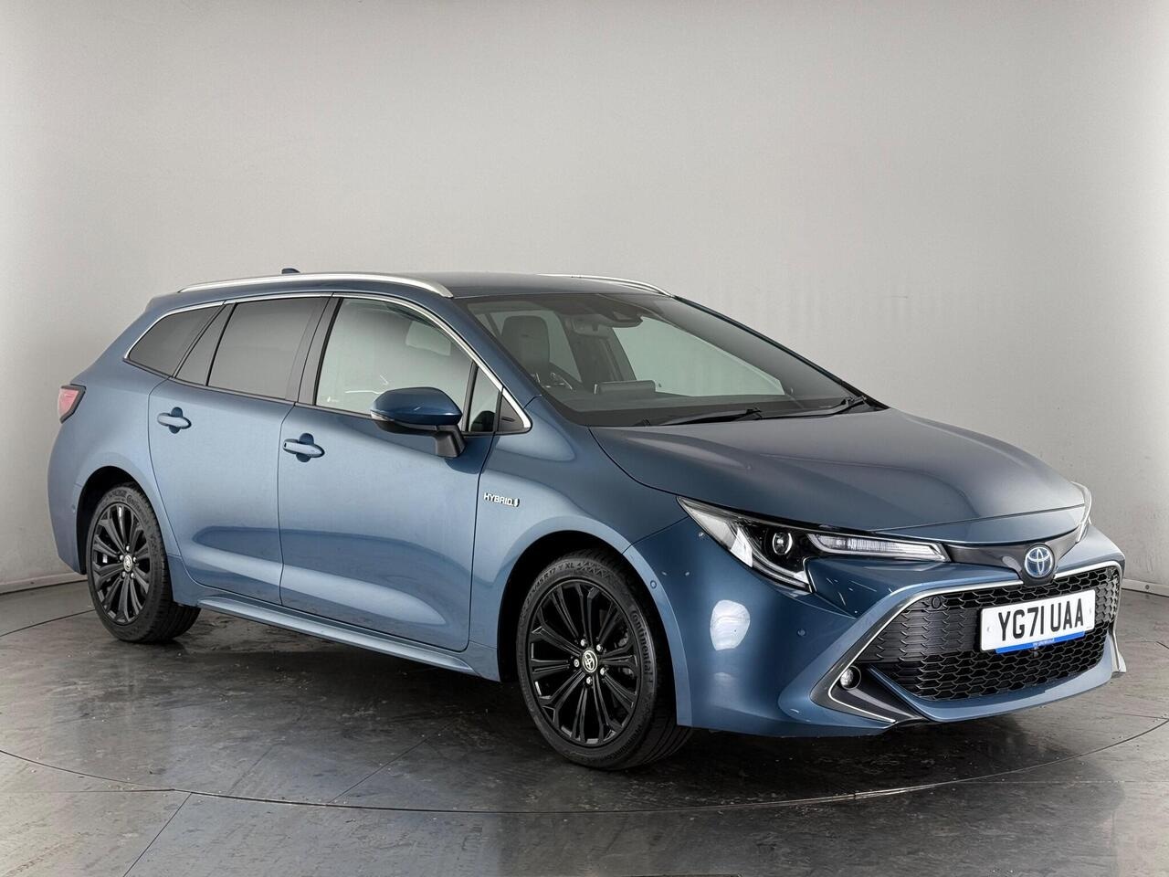 Toyota Corolla thumbnail Front Right