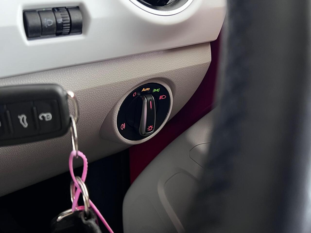 Volkswagen up! thumbnail Misc Controls