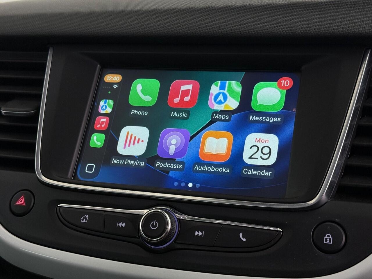 Vauxhall Crossland thumbnail Infotainment System