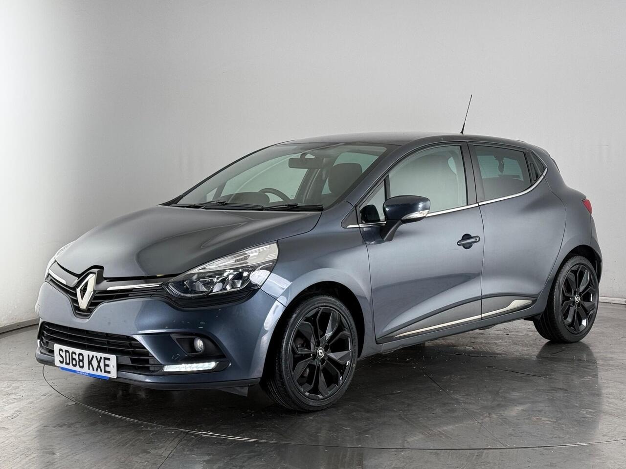 Renault Clio thumbnail Front Left