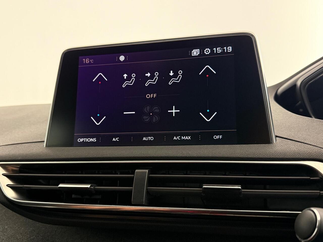 Peugeot 3008 thumbnail Infotainment System
