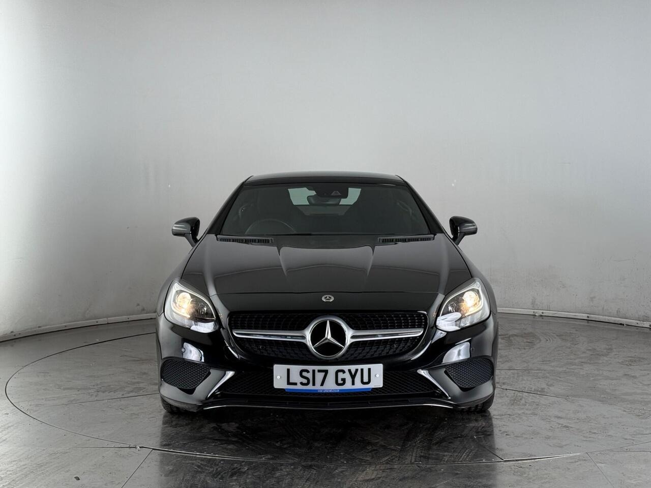 Mercedes-Benz SLC thumbnail Front