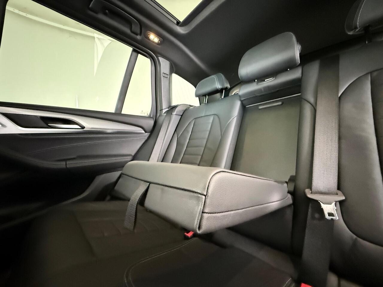 BMW X3 thumbnail Seats Rear