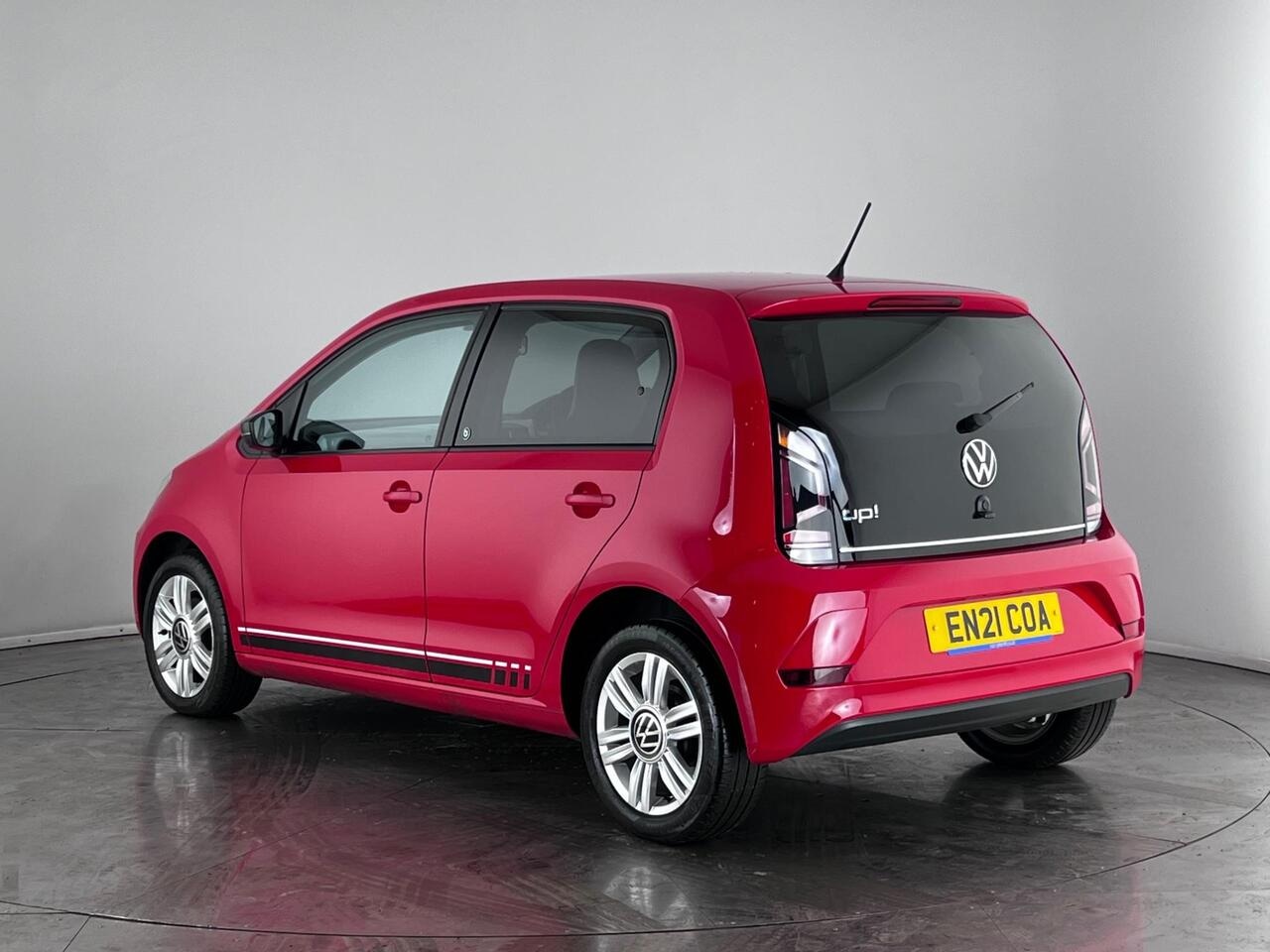 Volkswagen up! thumbnail Rear Left