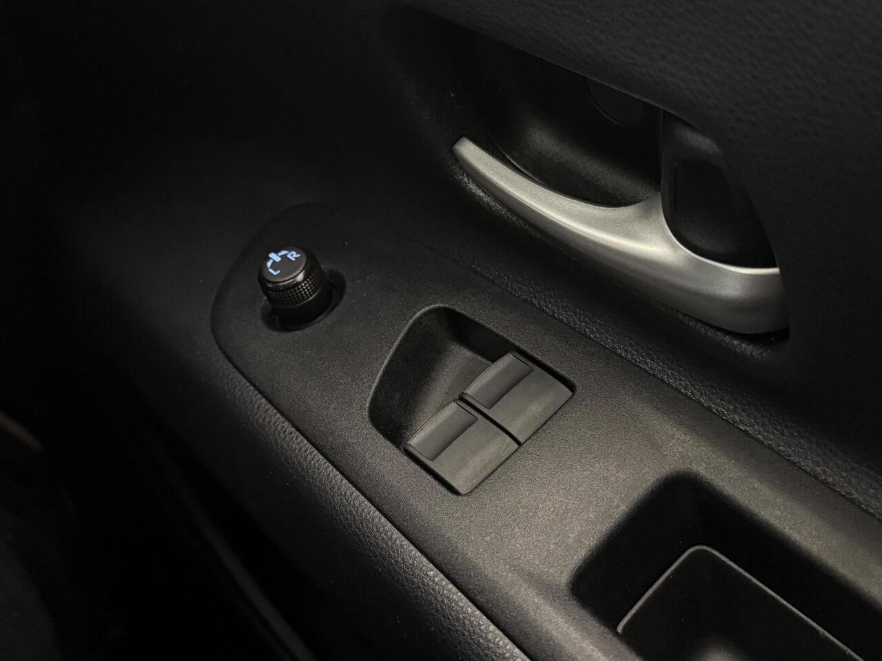 Toyota Aygo X thumbnail Misc Controls