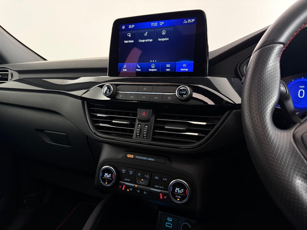 Ford Kuga thumbnail Infotainment System