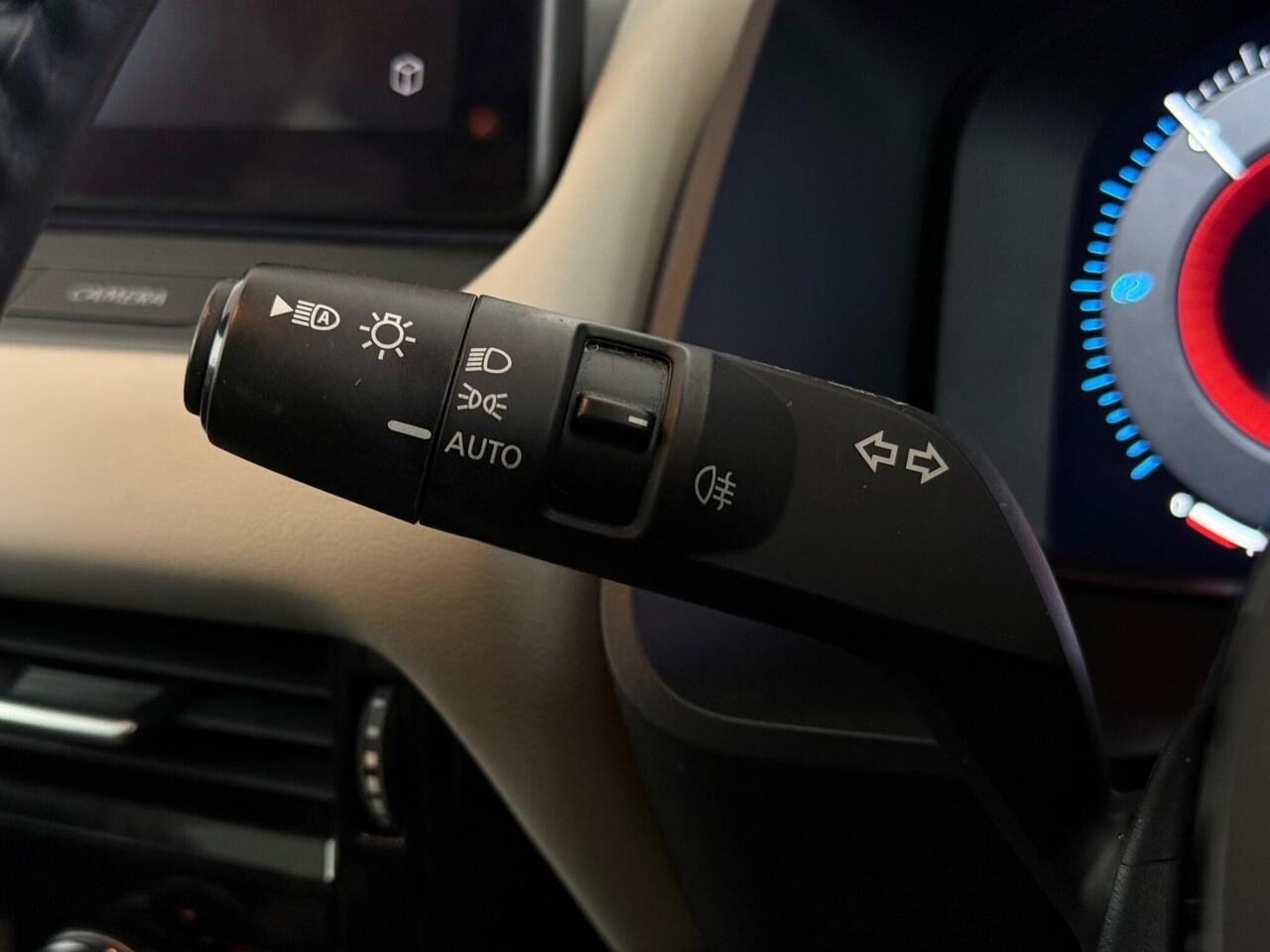 Nissan Qashqai thumbnail Misc Controls