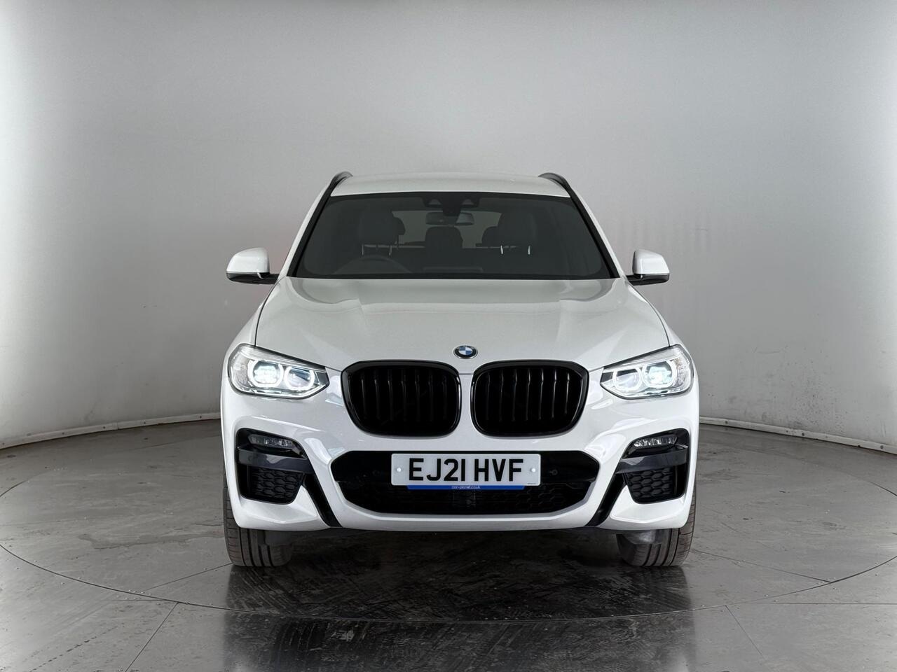 BMW X3 thumbnail Front