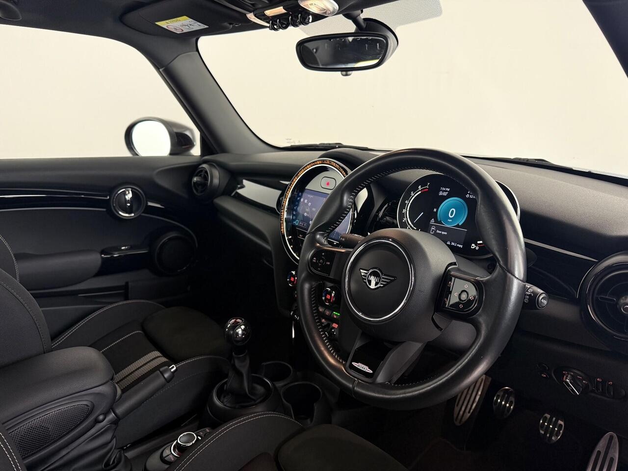 MINI Hatch thumbnail Interior Front