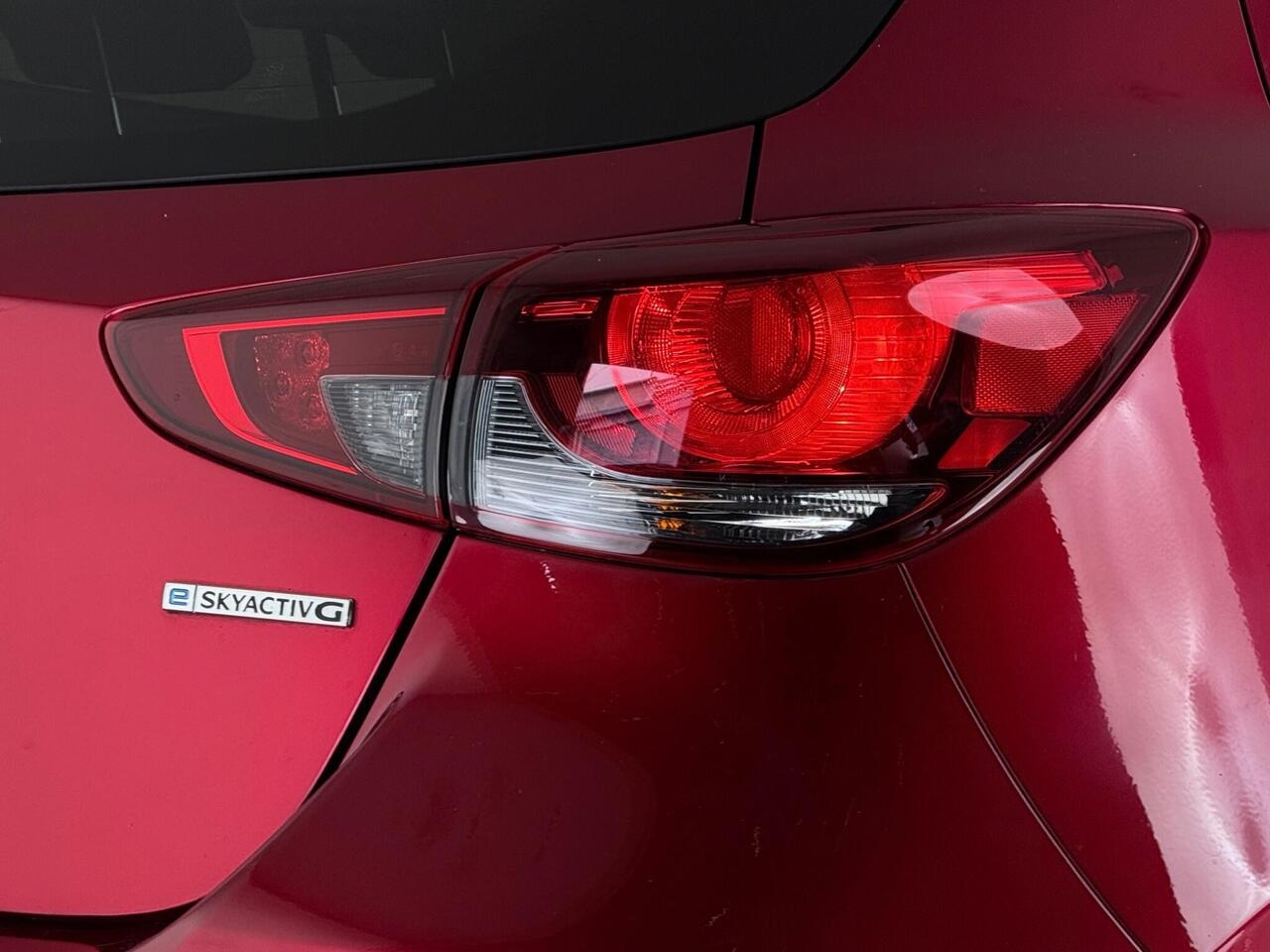 Mazda Mazda2 thumbnail Lights Front