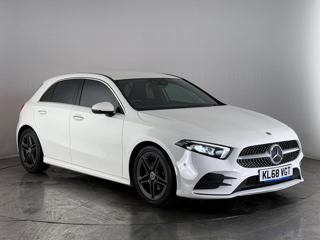 Mercedes-Benz A Class thumbnail Front Right