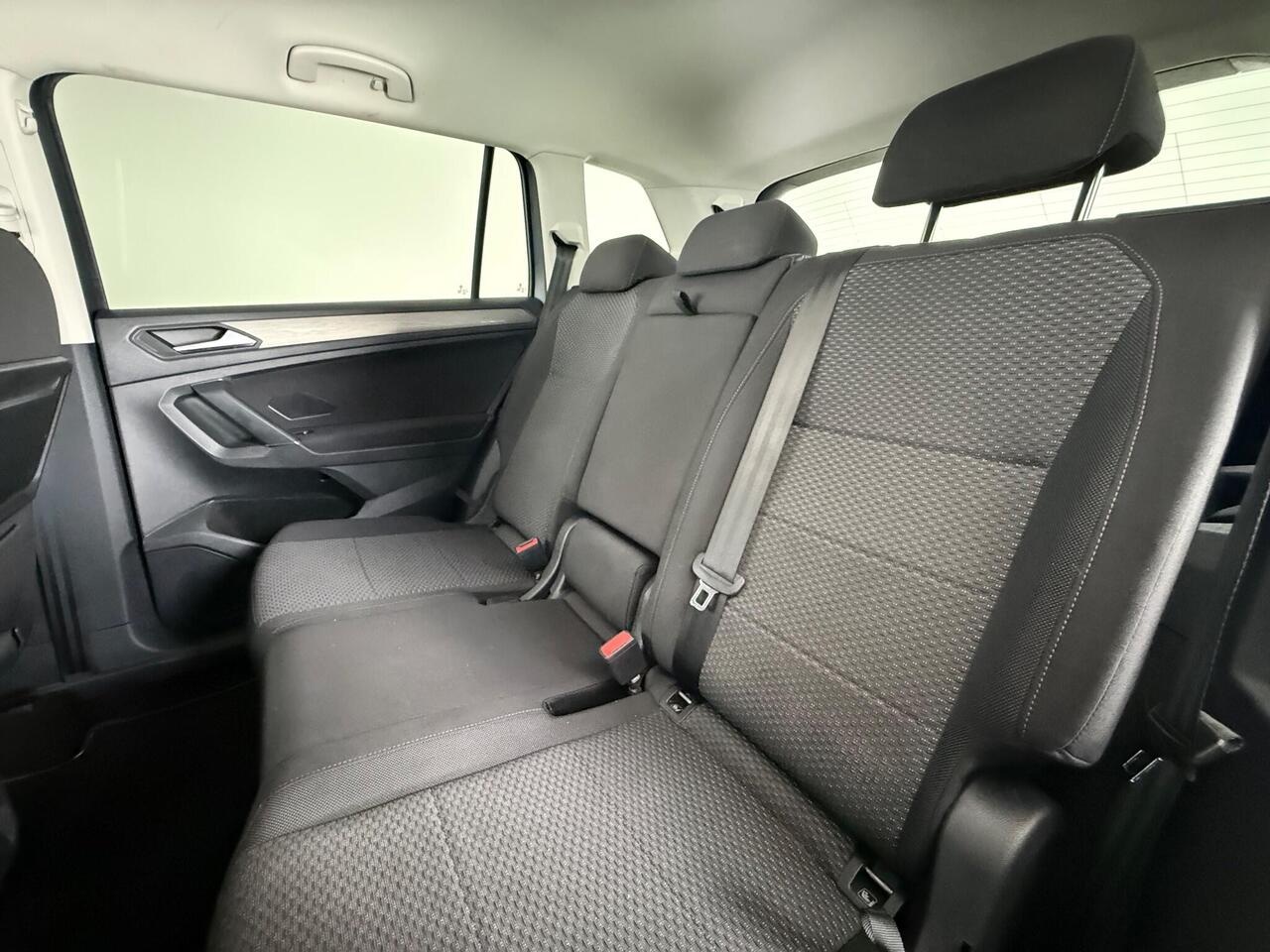 Volkswagen Tiguan Allspace thumbnail Seats Rear