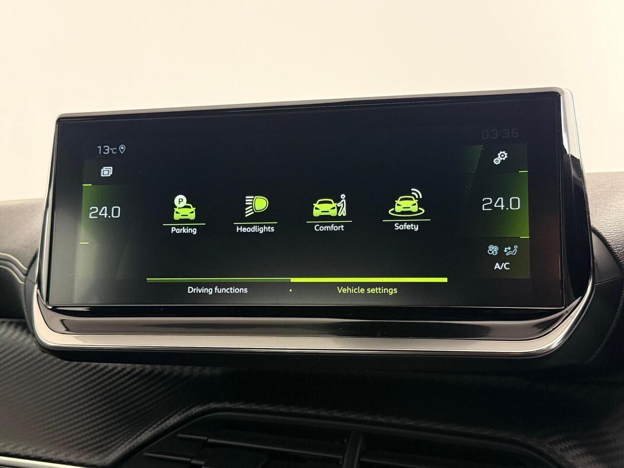 Peugeot 208 thumbnail Infotainment System