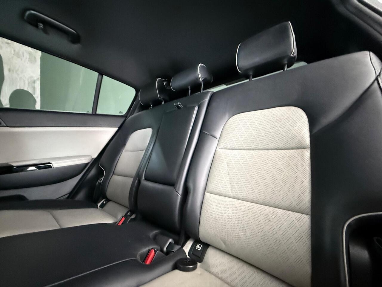 Kia Sportage thumbnail Seat Front Passenger