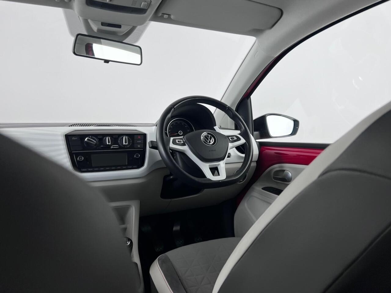 Volkswagen up! thumbnail Interior Front