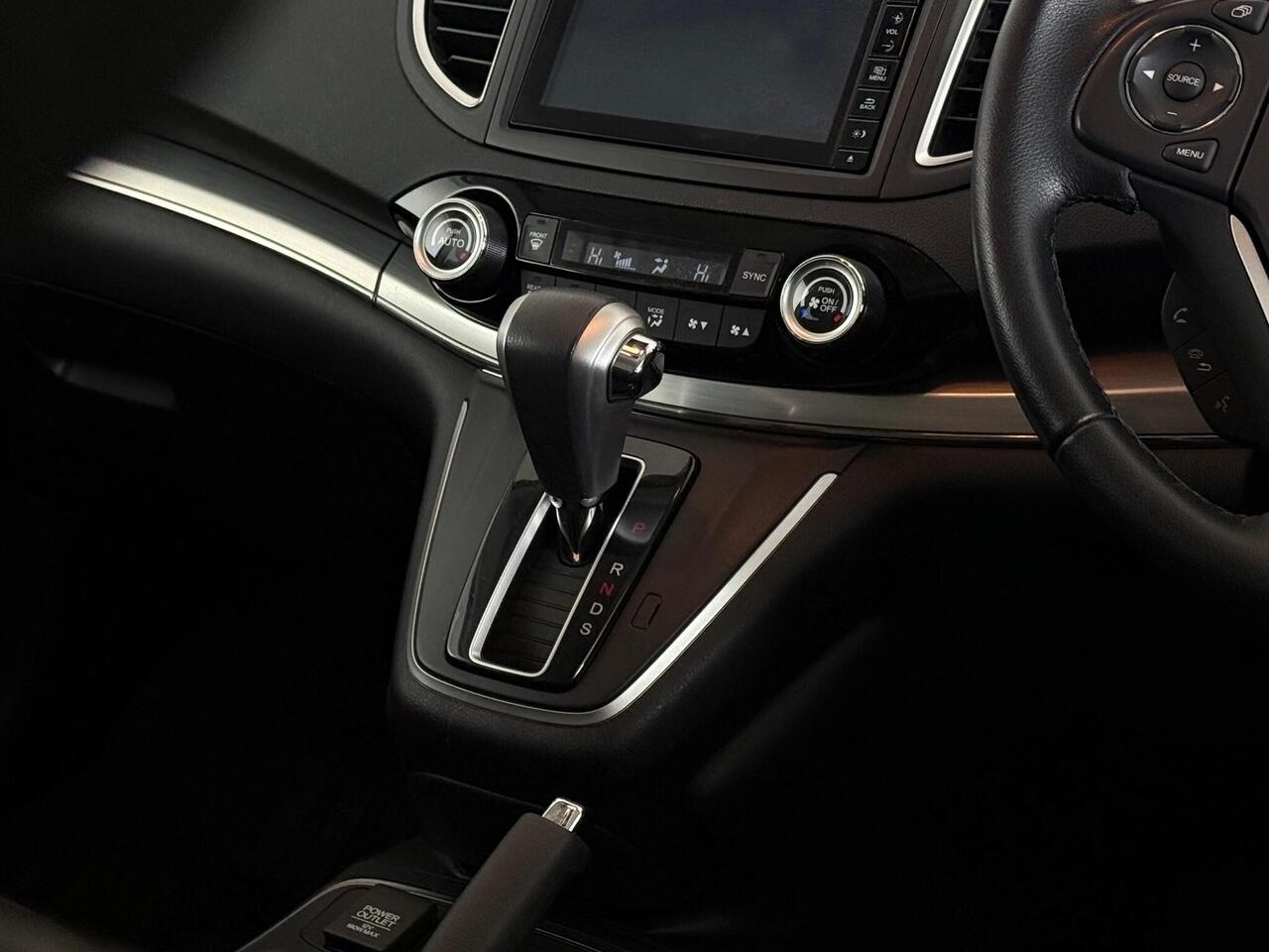 Honda CR-V thumbnail Interior Front