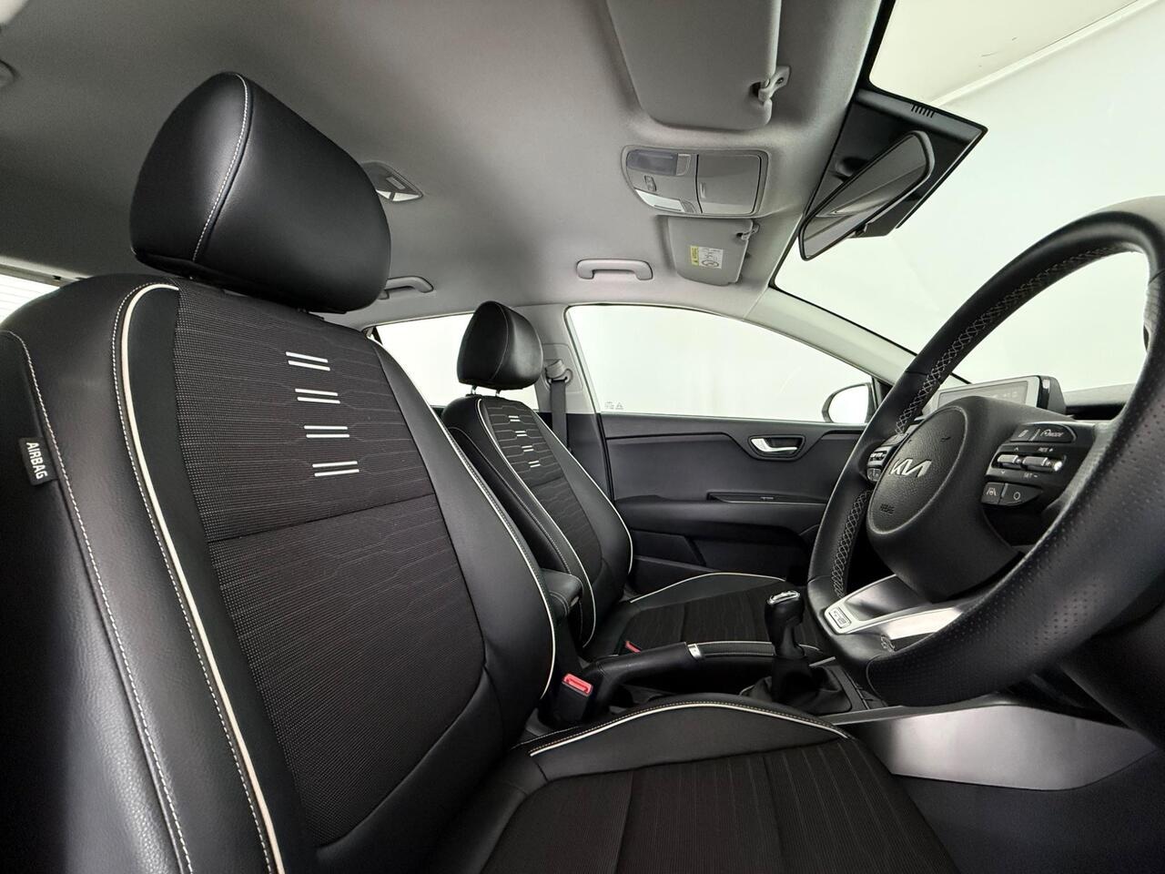 Kia Stonic thumbnail Seat Driver