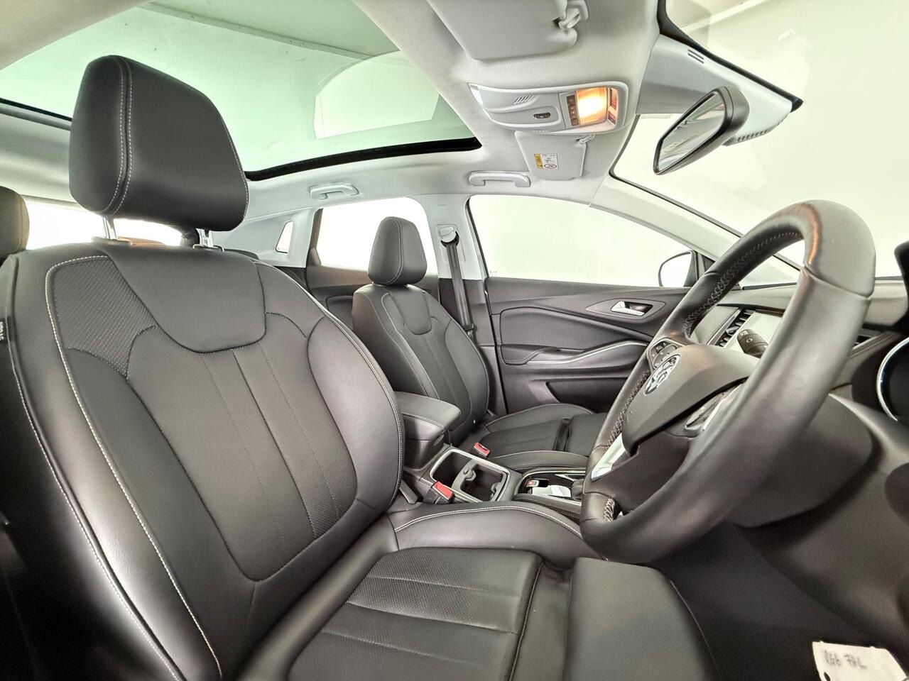 Vauxhall Grandland X thumbnail Seat Driver