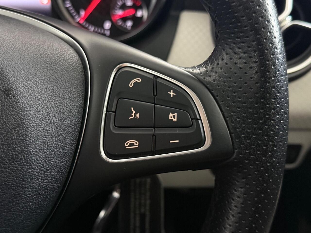 Mercedes-Benz A Class thumbnail Misc Controls