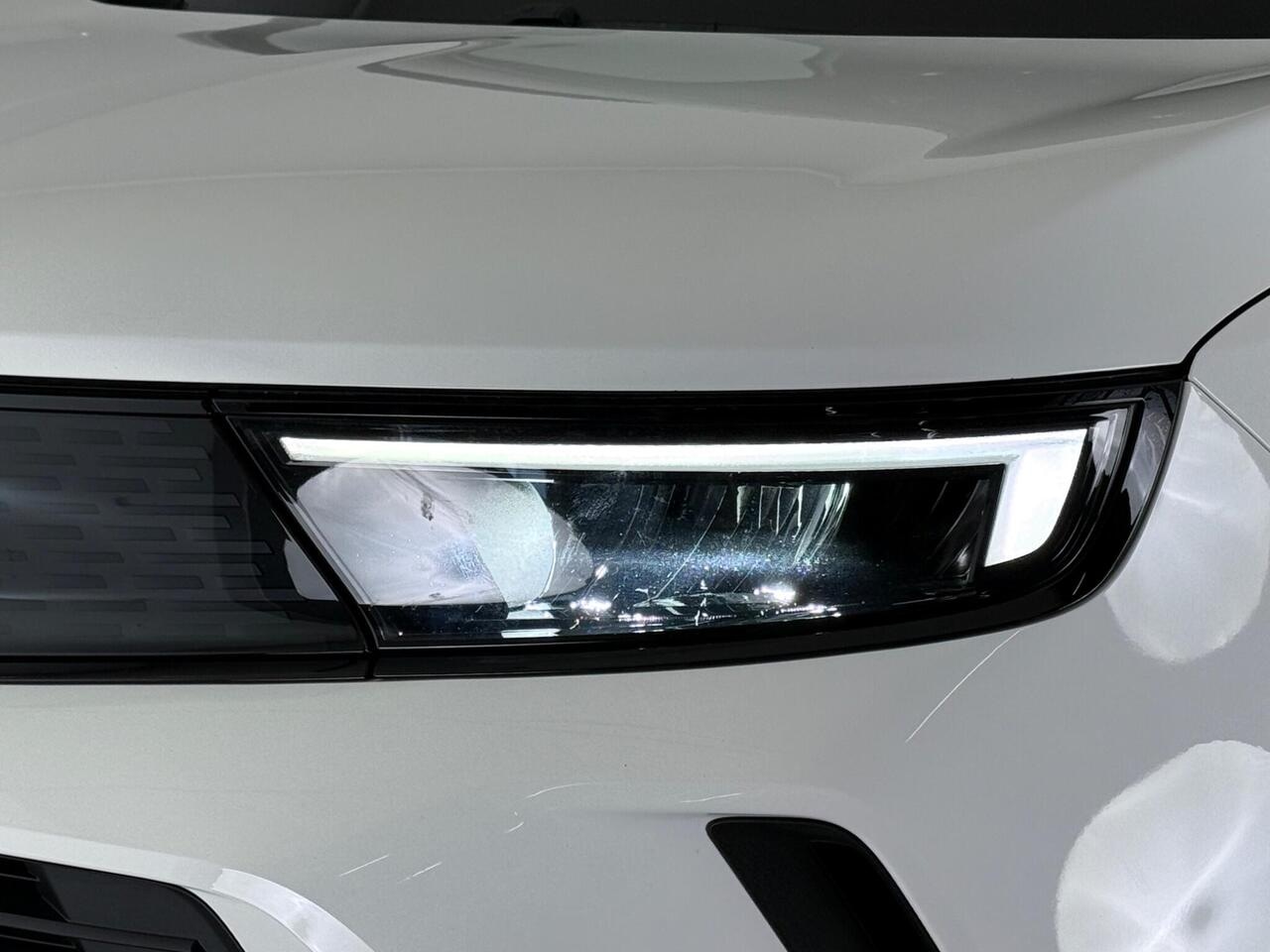 Vauxhall Mokka thumbnail Lights Front