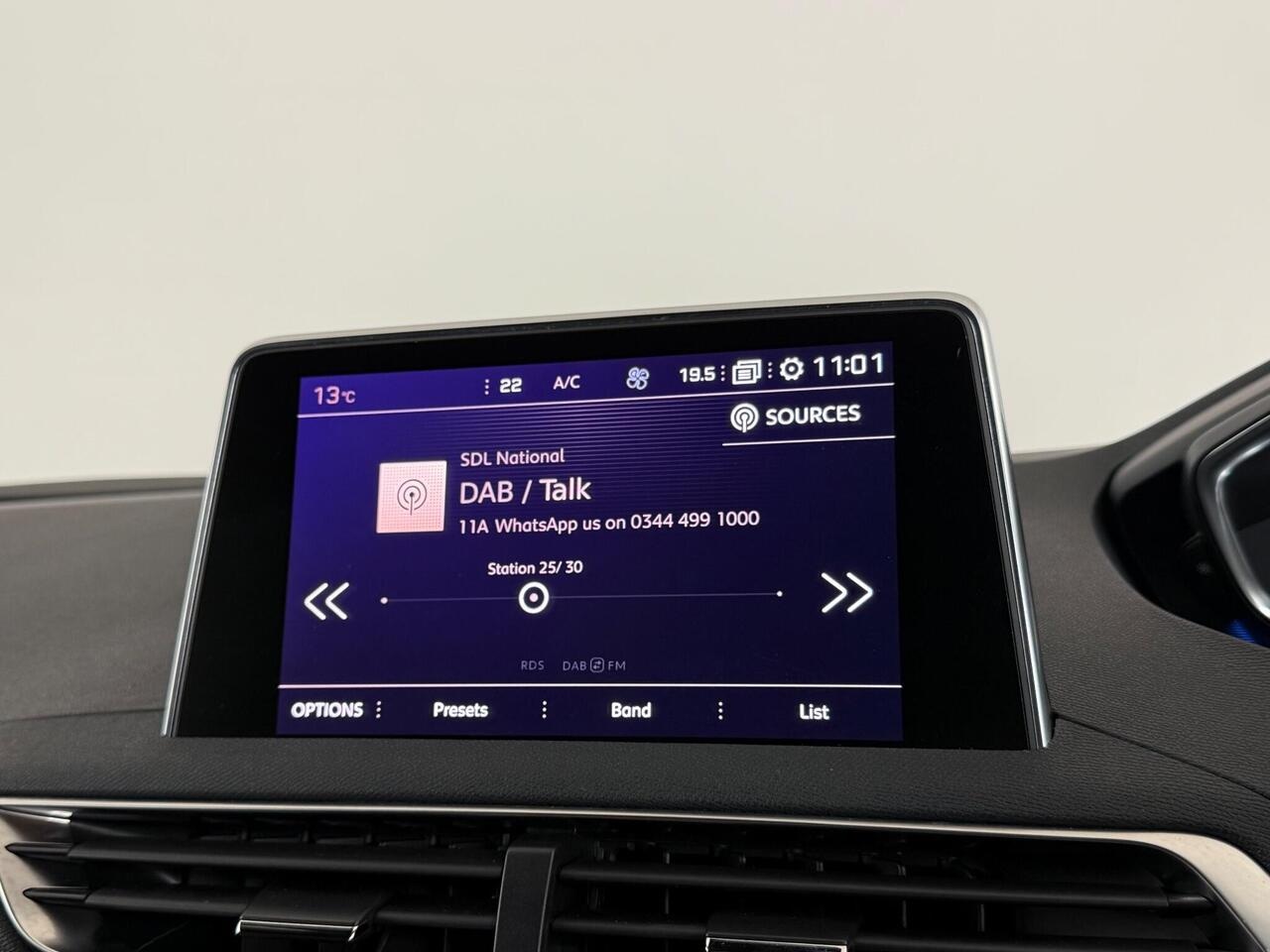 Peugeot 3008 thumbnail Infotainment System
