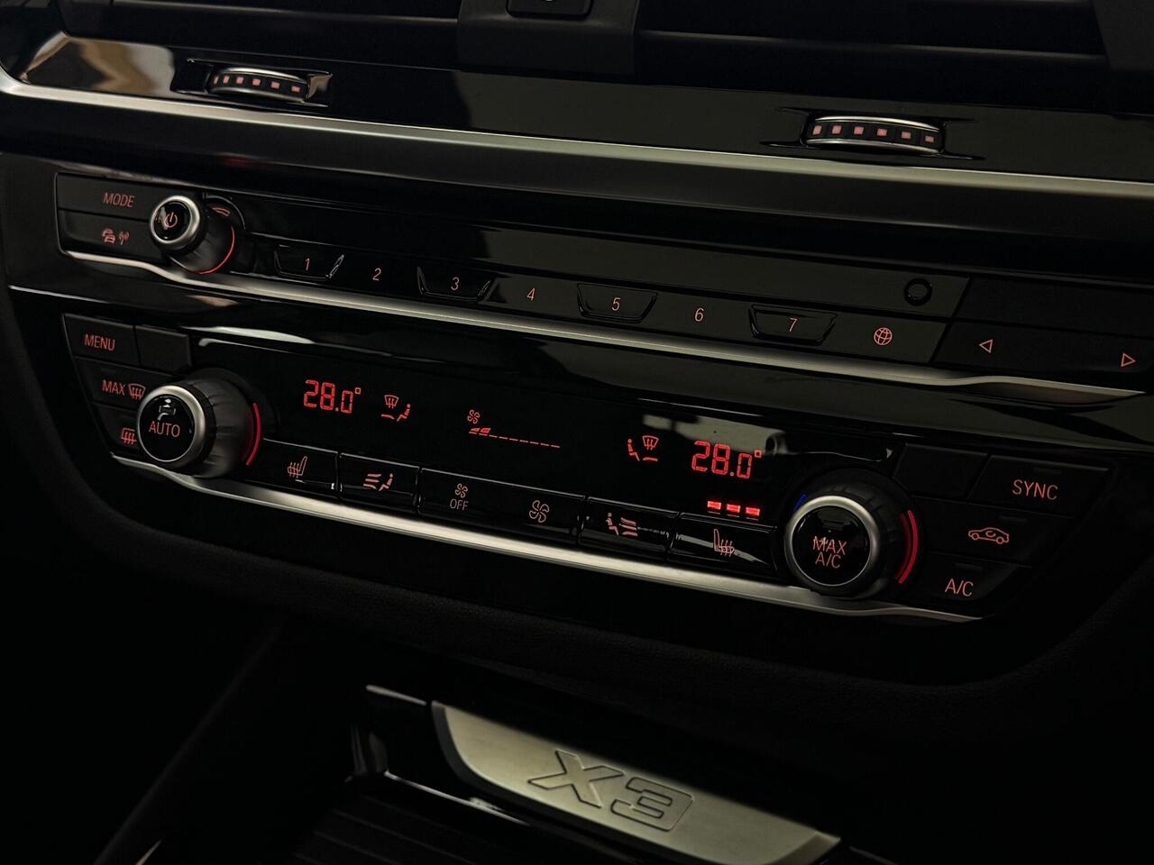 BMW X3 thumbnail Interior Front