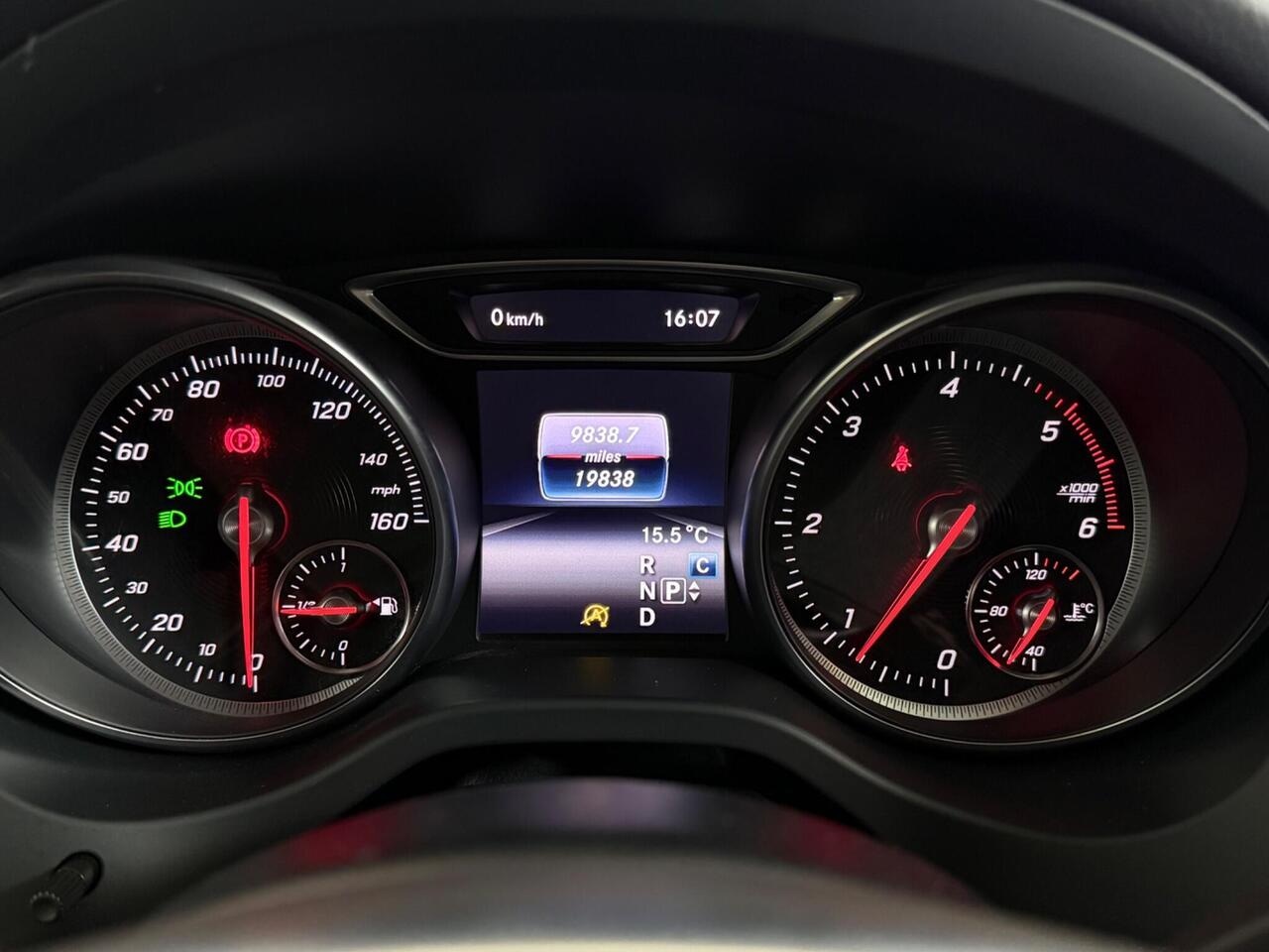 Mercedes-Benz GLA thumbnail Driver Instruments