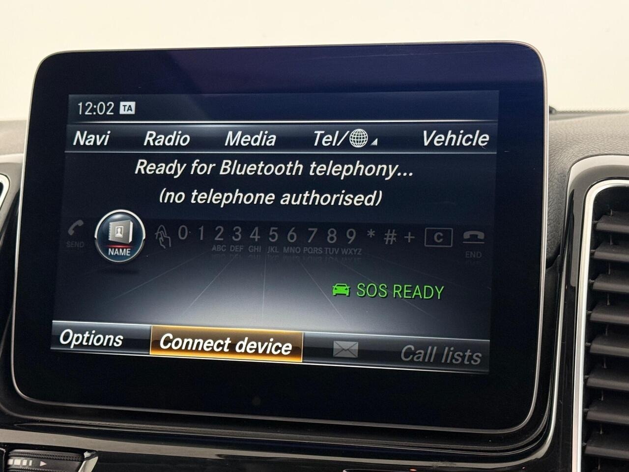 Mercedes-Benz GLE thumbnail Infotainment System