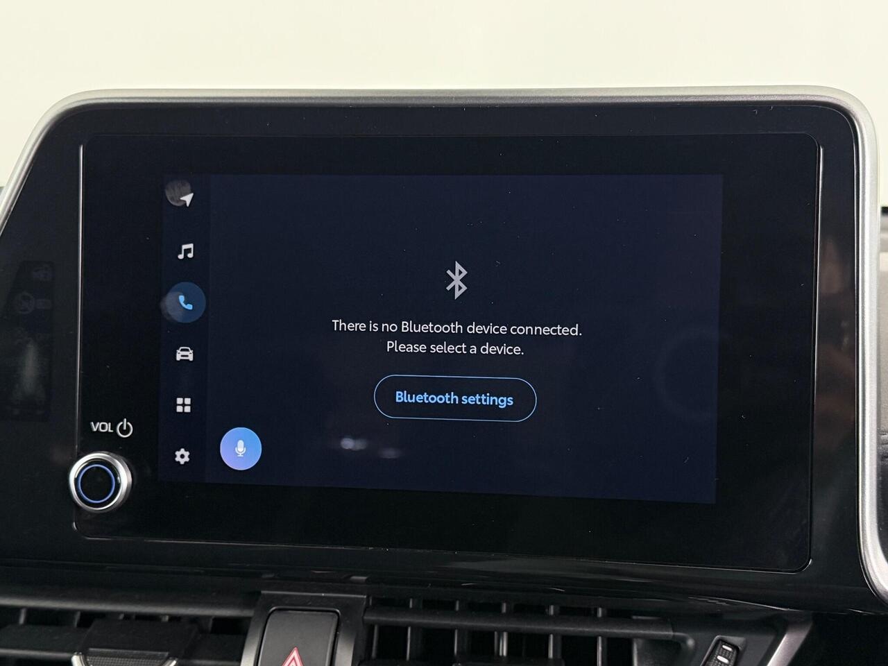Toyota C-HR thumbnail Infotainment System
