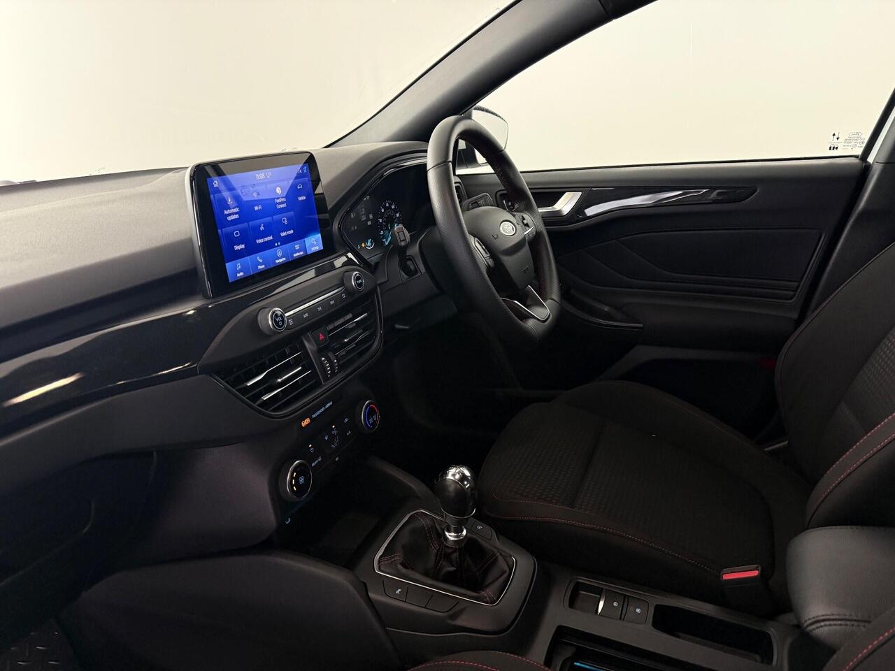 Ford Focus thumbnail Interior Front