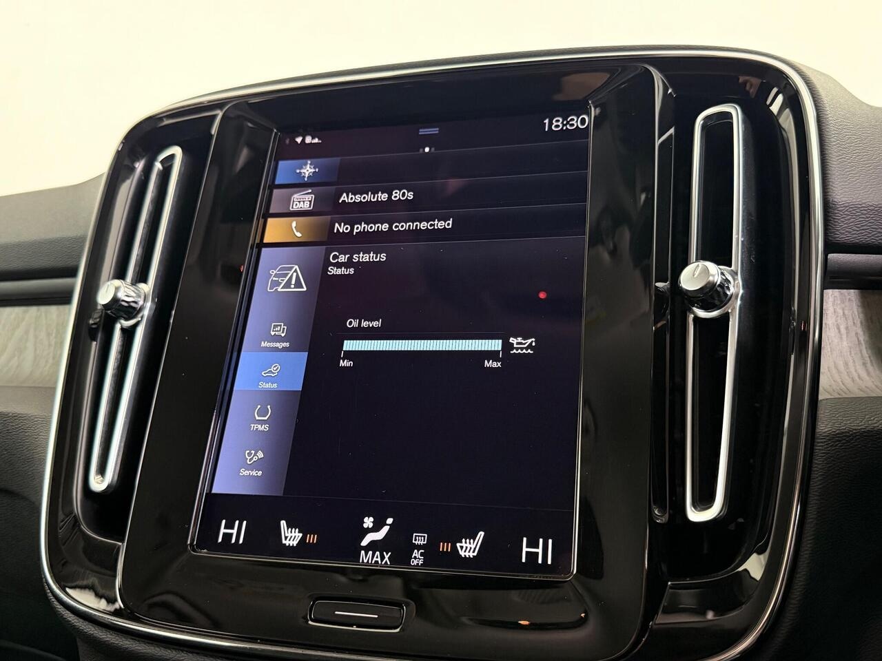Volvo XC40 thumbnail Infotainment System