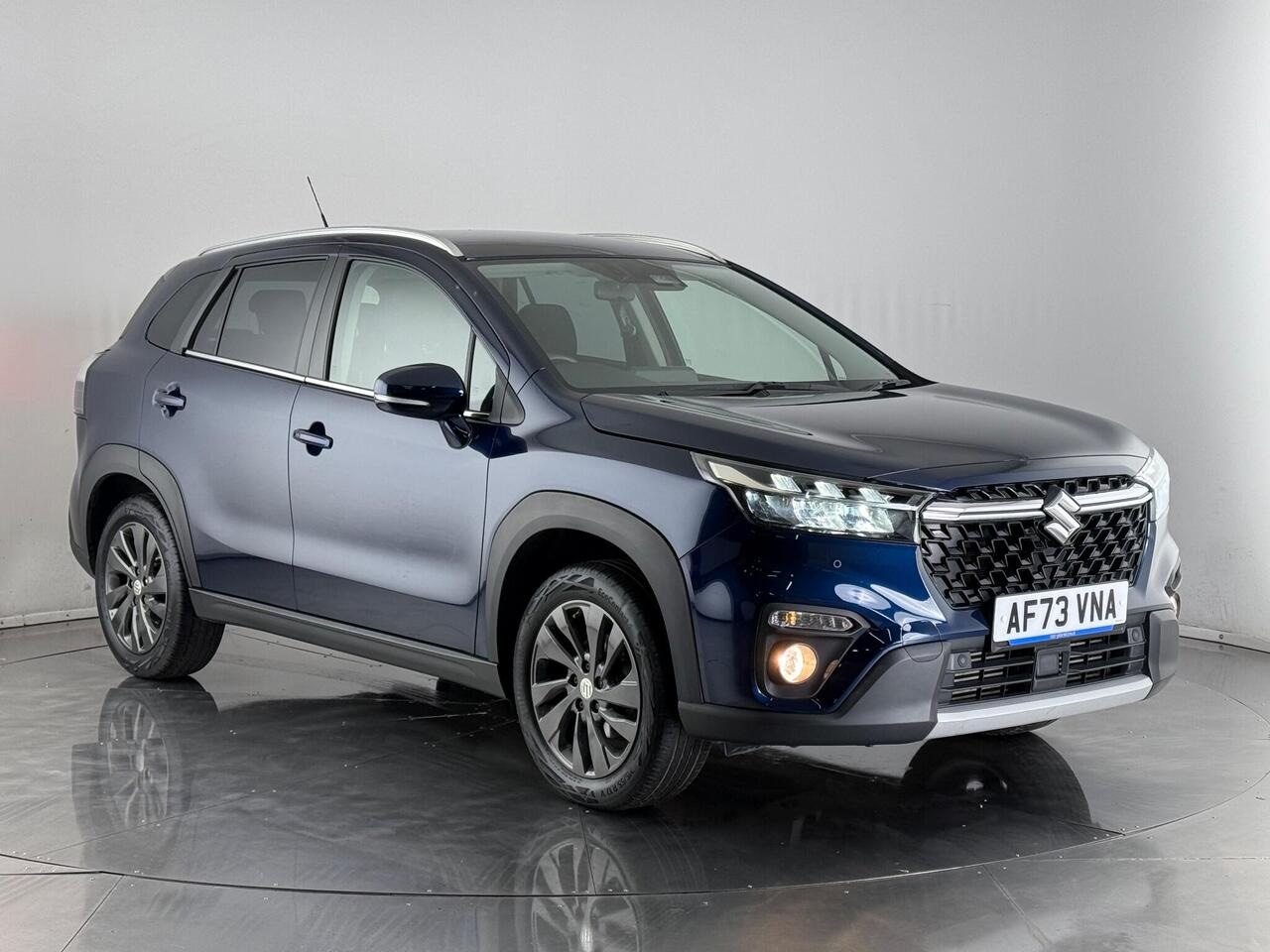 Suzuki S-Cross thumbnail Front Right