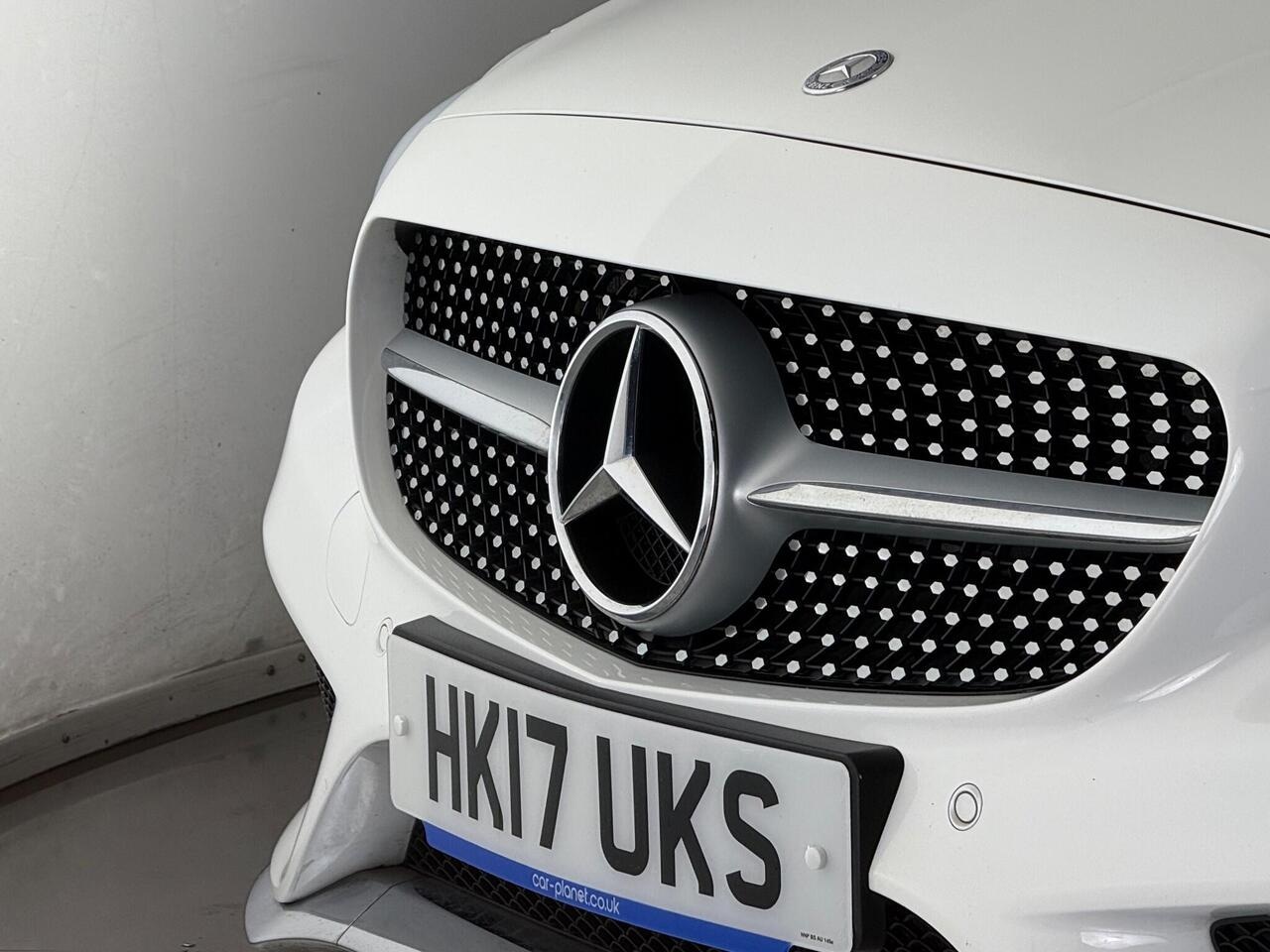 Mercedes-Benz C Class thumbnail Badge Exterior