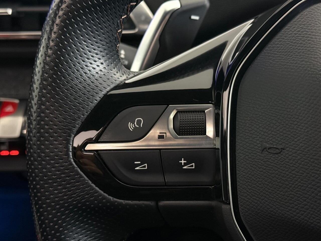 Peugeot 5008 thumbnail Misc Controls