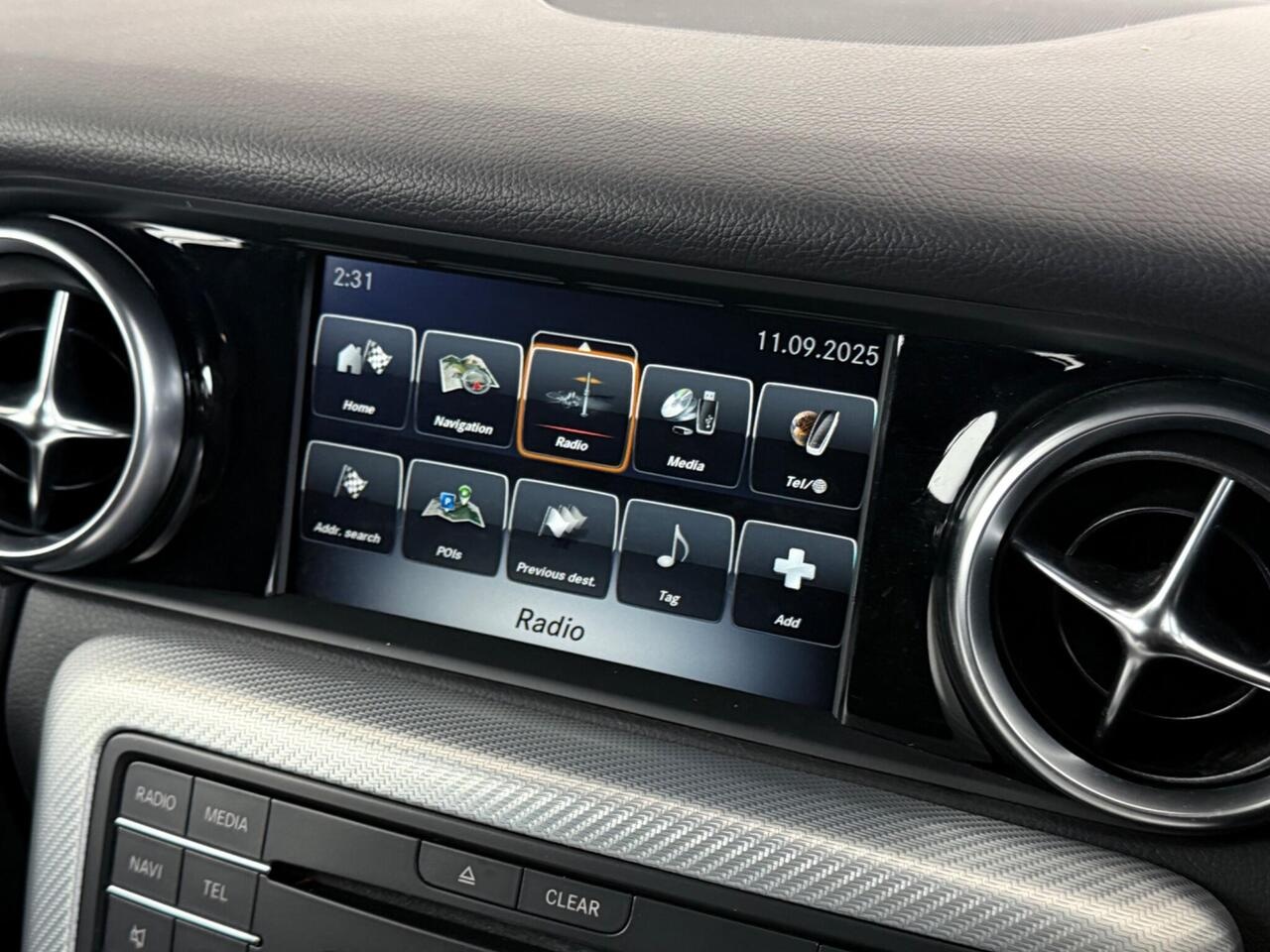 Mercedes-Benz SLC thumbnail Infotainment System
