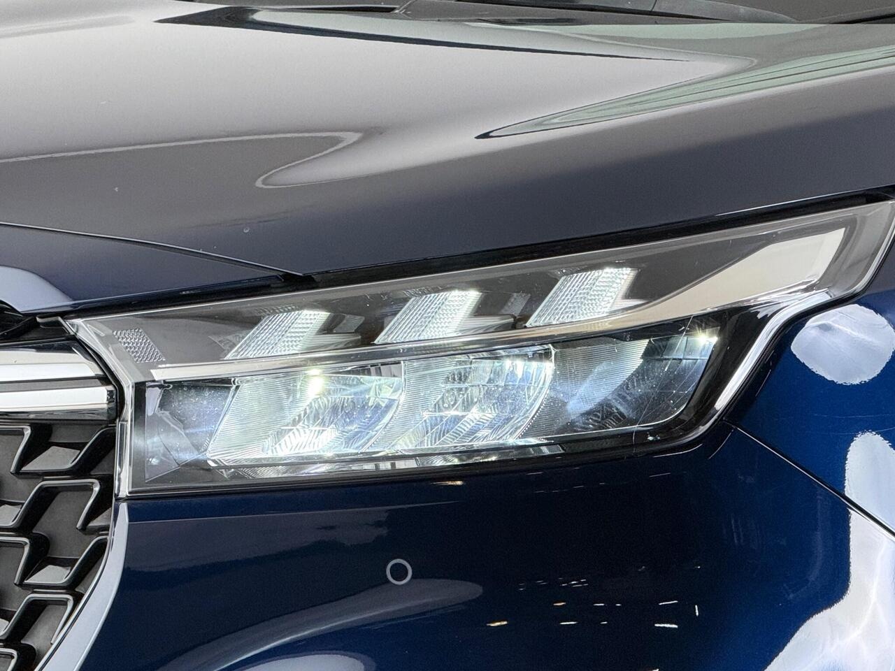 Suzuki S-Cross thumbnail Lights Front