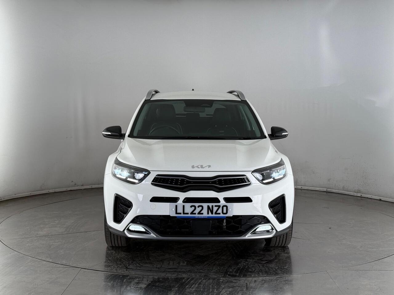 Kia Stonic thumbnail Front