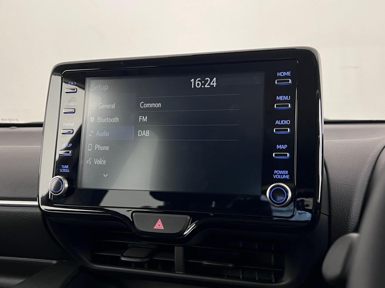 Toyota Yaris thumbnail Infotainment System