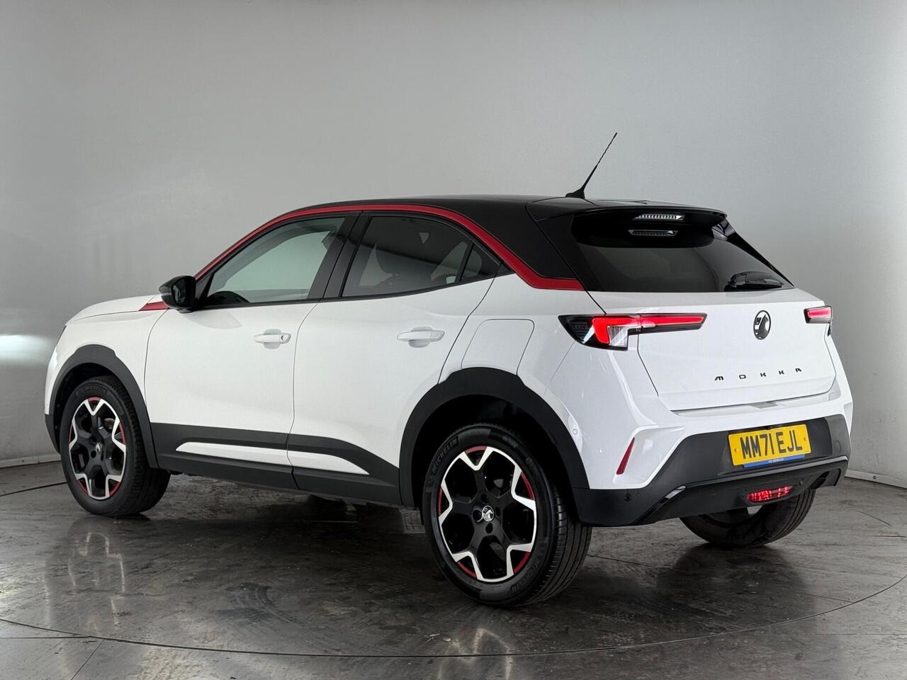 Vauxhall Mokka thumbnail Rear Left