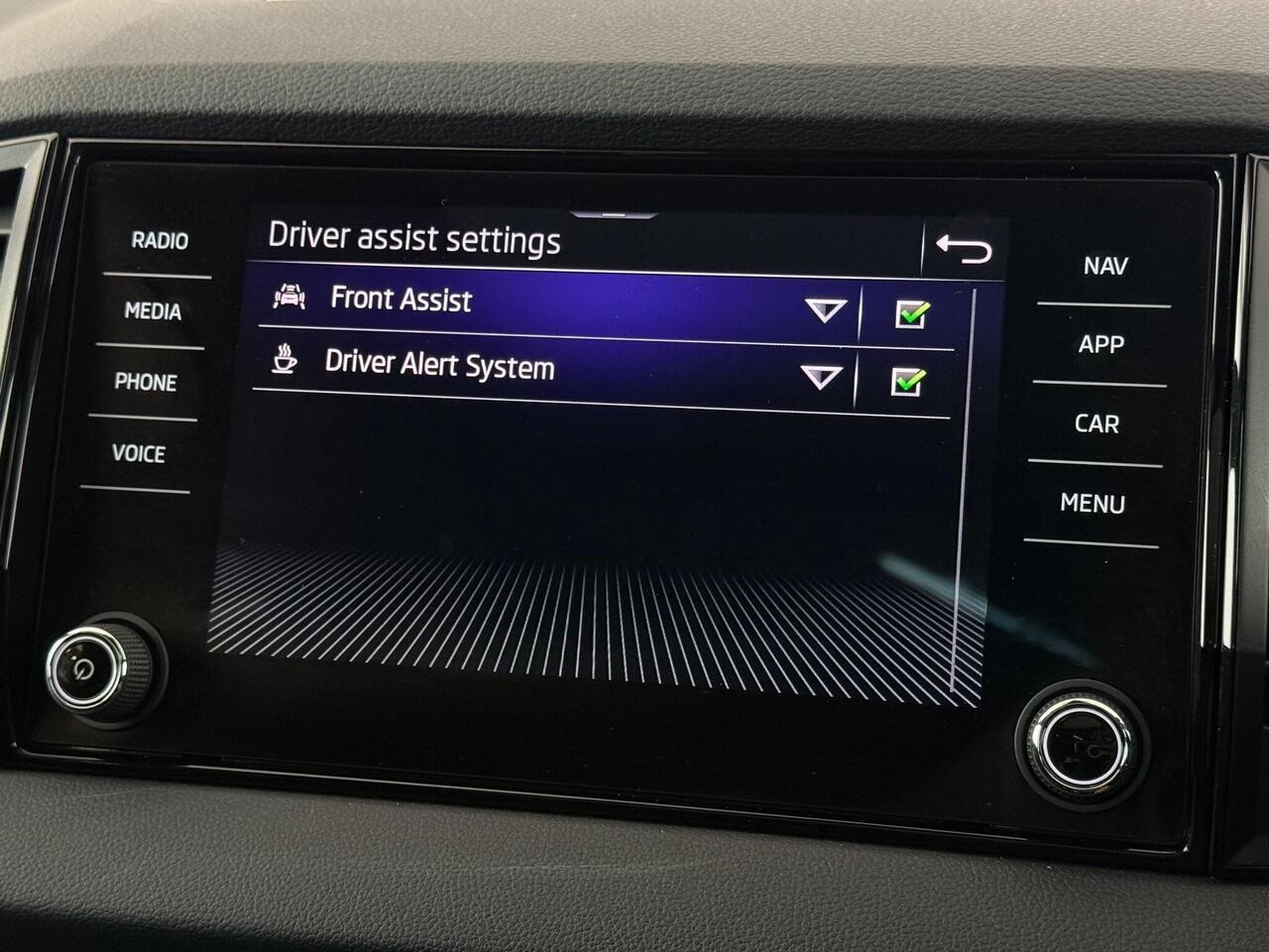 Skoda Karoq thumbnail Infotainment System