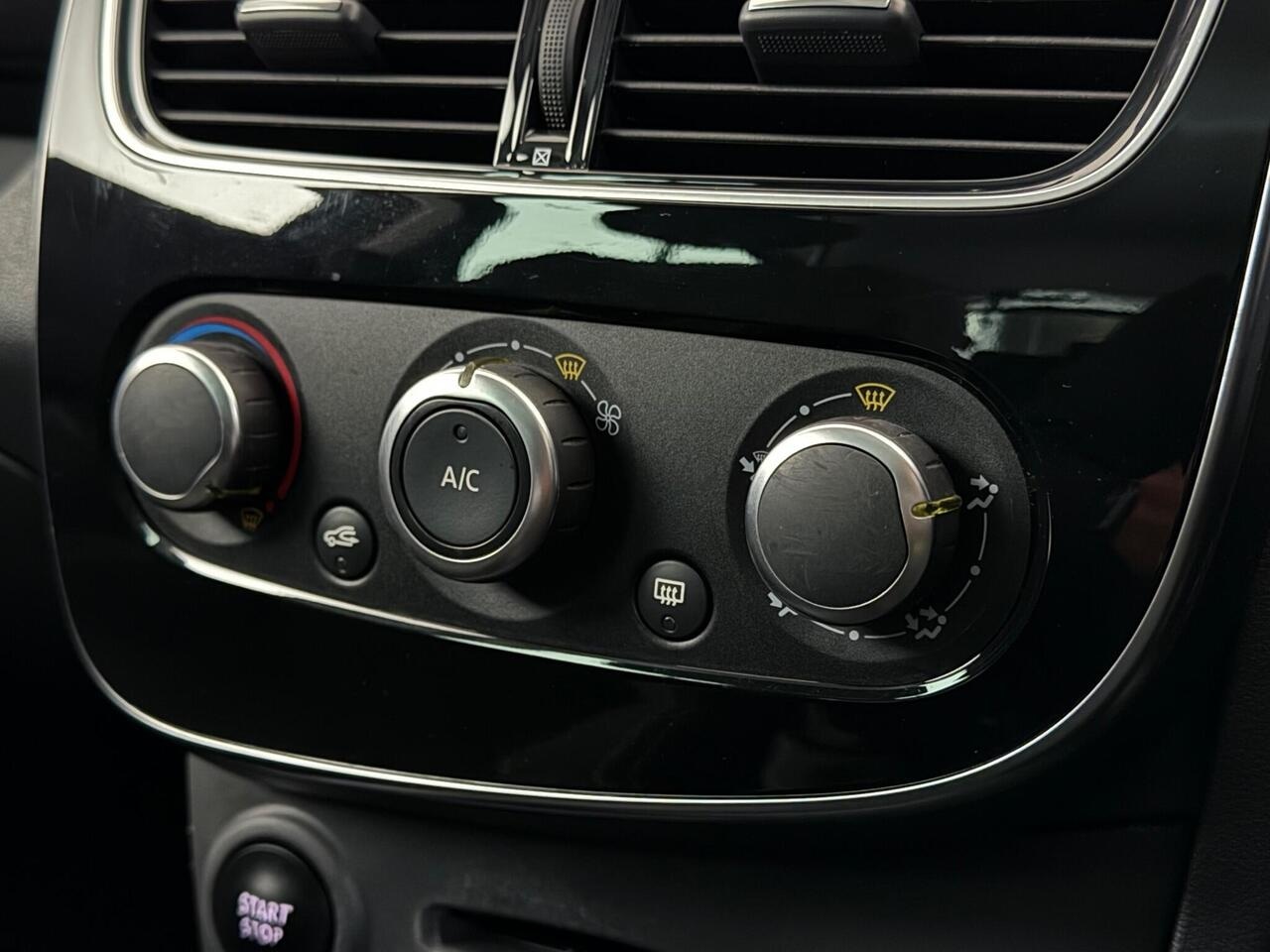 Renault Clio thumbnail Misc Controls