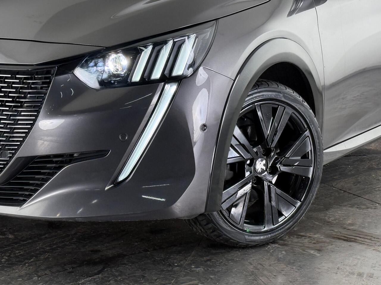 Peugeot 208 thumbnail Wheel