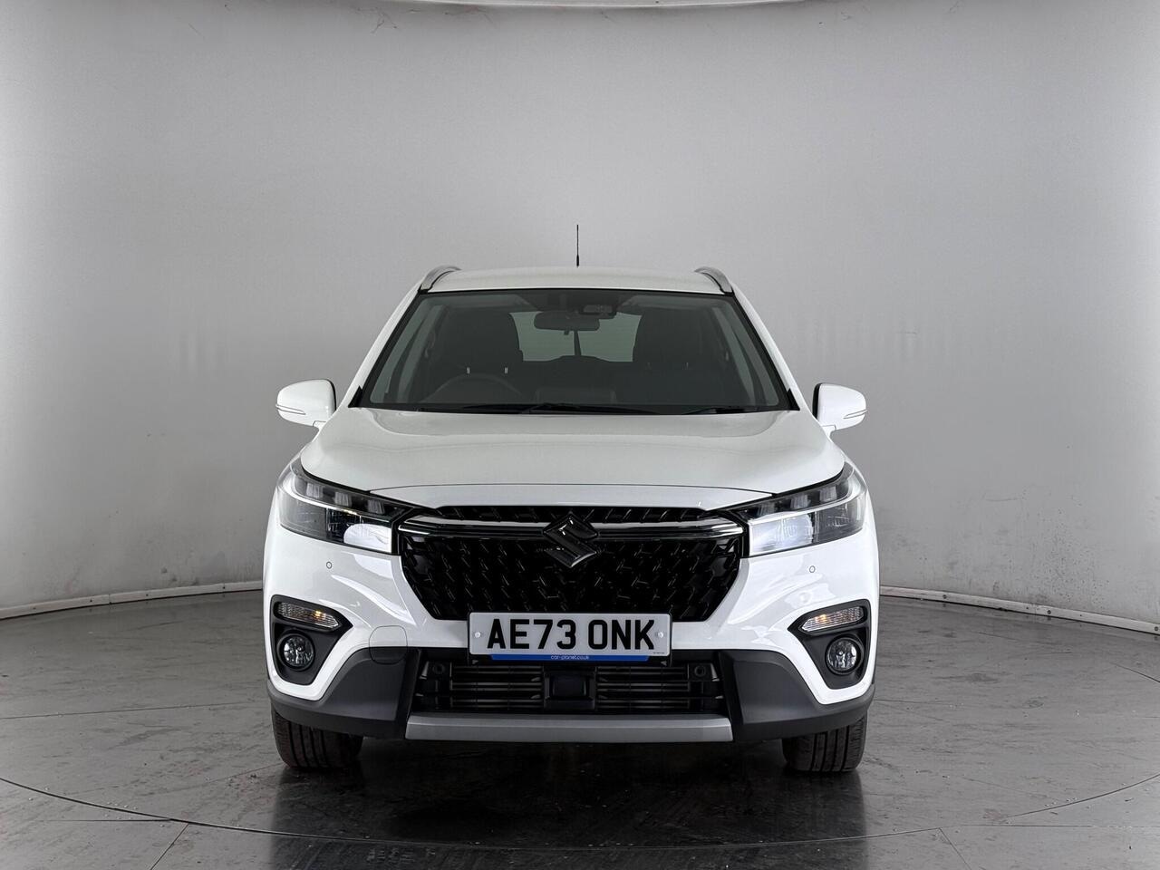 Suzuki S-Cross thumbnail Front