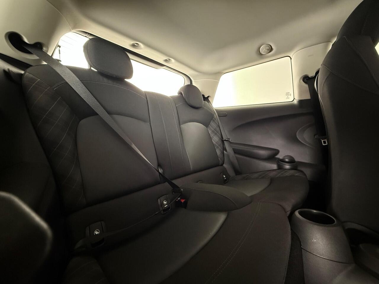 MINI Hatch thumbnail Seats Rear