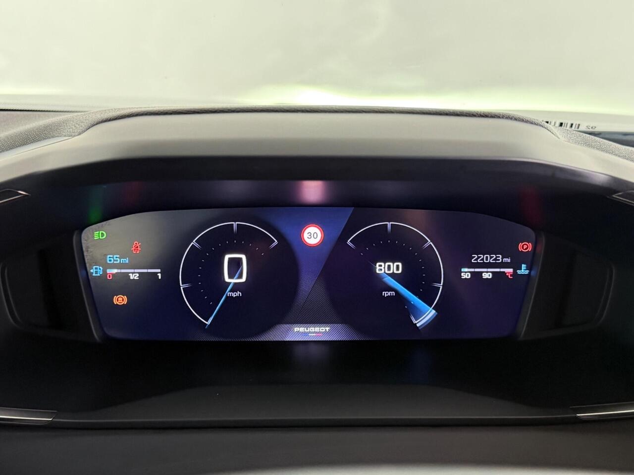 Peugeot 2008 thumbnail Driver Instruments