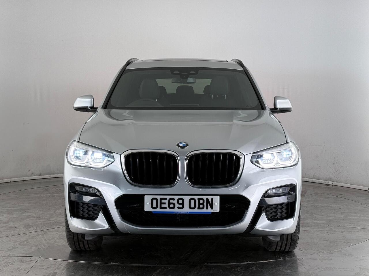 BMW X3 thumbnail Front