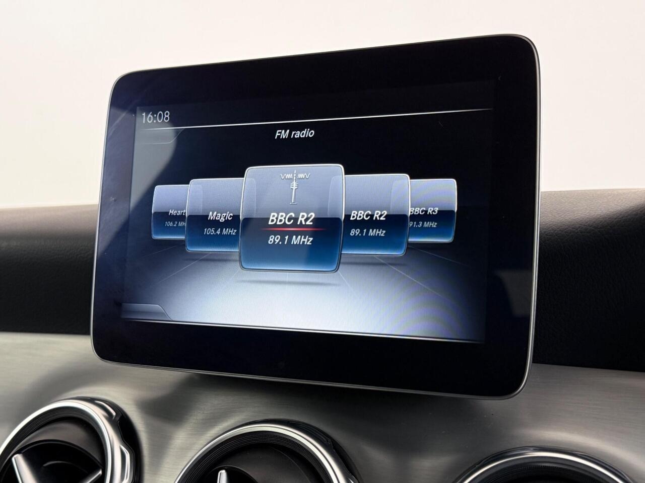 Mercedes-Benz GLA thumbnail Infotainment System