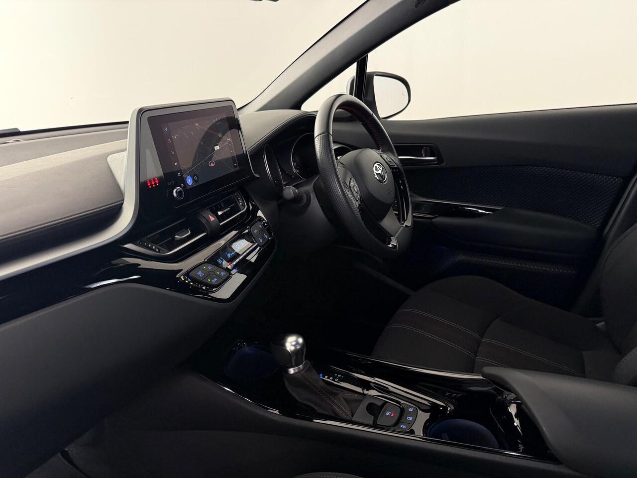 Toyota C-HR thumbnail Interior Front