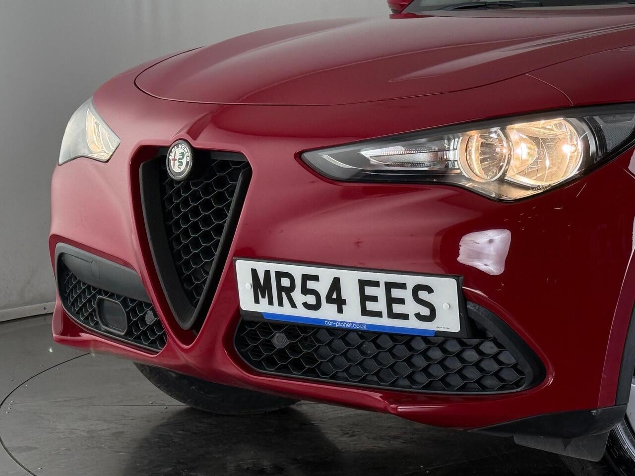 Alfa Romeo Stelvio thumbnail Lights Front